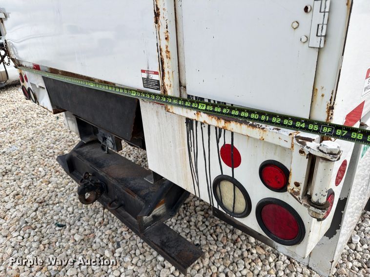 image for item YA3210 2016 Ford F650 Super Duty chipper truck