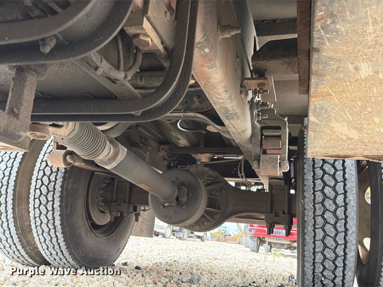 image for item YA3210 2016 Ford F650 Super Duty chipper truck