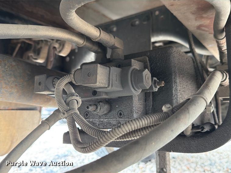 image for item YA3210 2016 Ford F650 Super Duty chipper truck