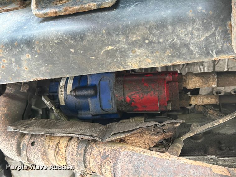image for item YA3210 2016 Ford F650 Super Duty chipper truck