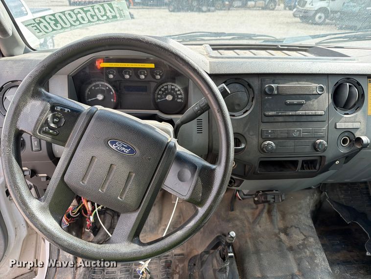 image for item YA3210 2016 Ford F650 Super Duty chipper truck