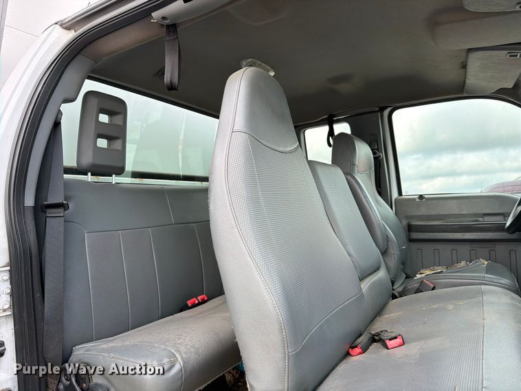 image for item YA3210 2016 Ford F650 Super Duty chipper truck