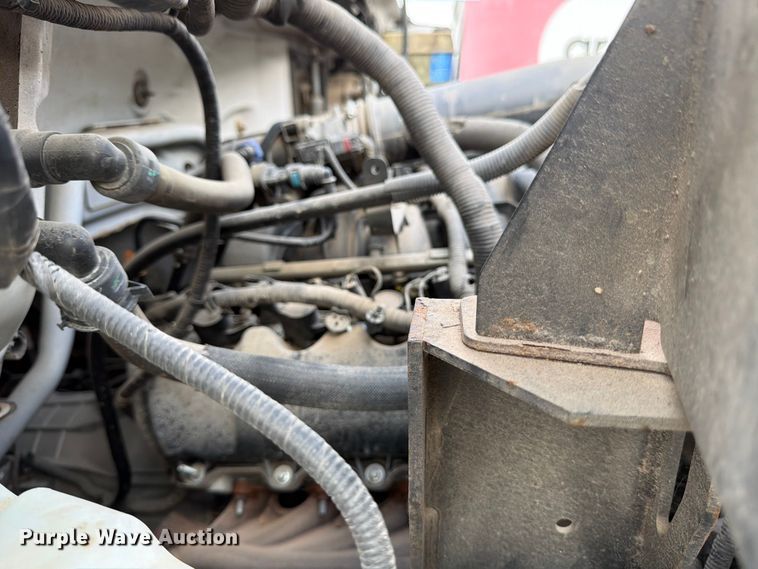 image for item YA3210 2016 Ford F650 Super Duty chipper truck