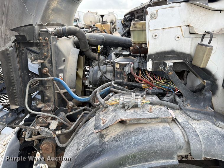 image for item YA3210 2016 Ford F650 Super Duty chipper truck