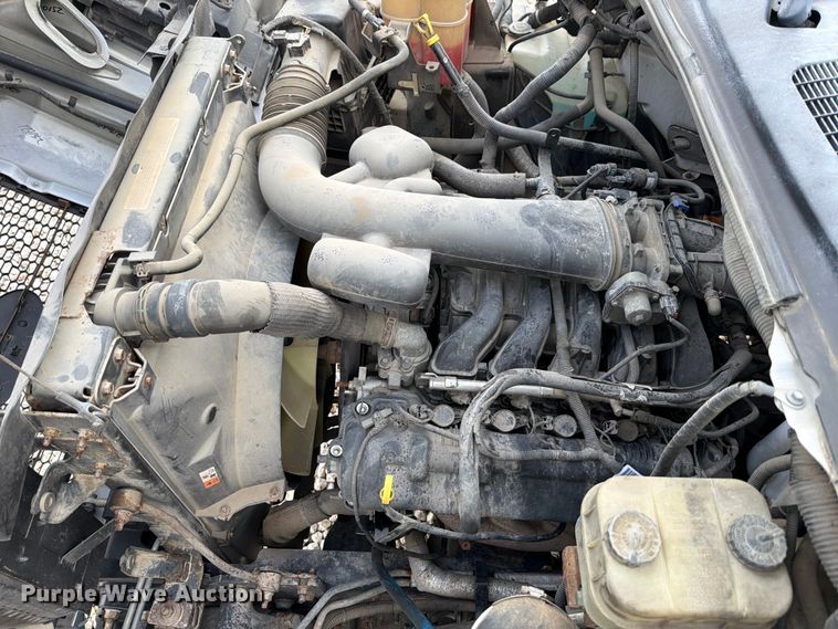 image for item YA3210 2016 Ford F650 Super Duty chipper truck