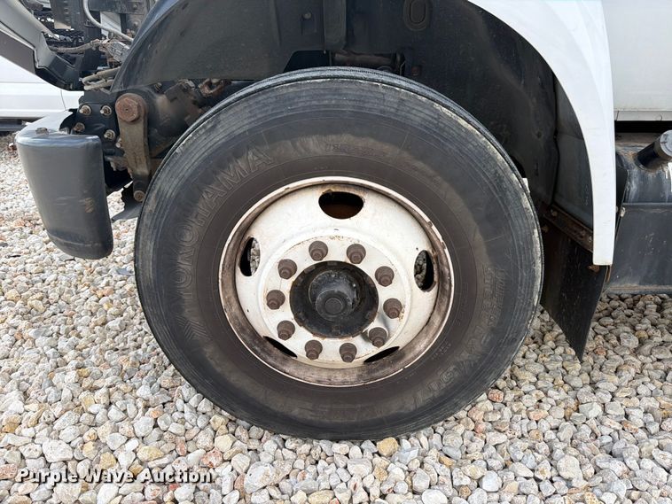 image for item YA3210 2016 Ford F650 Super Duty chipper truck