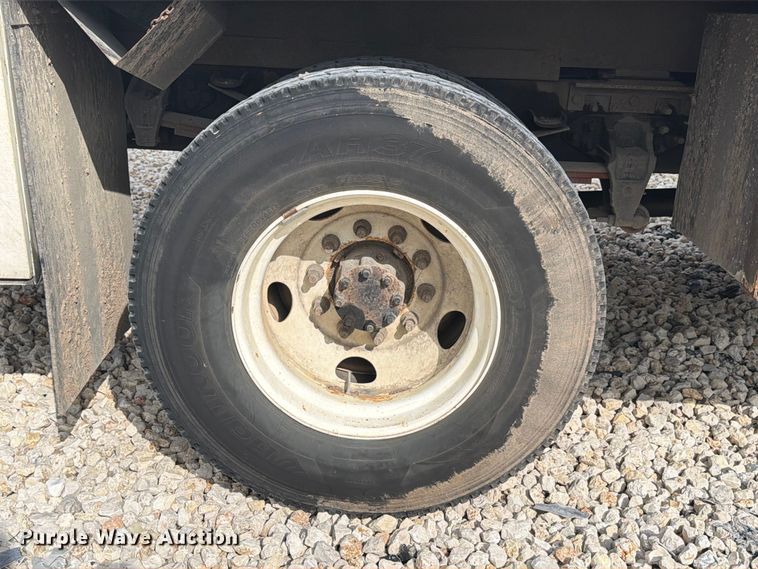 image for item YA3210 2016 Ford F650 Super Duty chipper truck