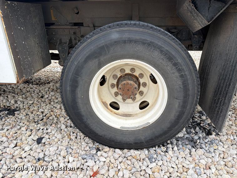 image for item YA3210 2016 Ford F650 Super Duty chipper truck