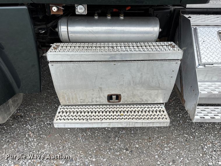image for item YA3229 2022 Peterbilt 567 dump truck
