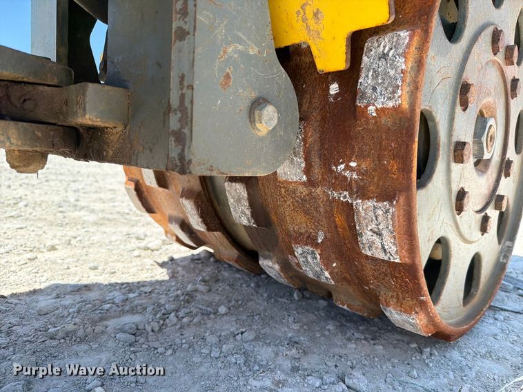 image for item YA3277 2011 Wacker Neuson Roller RT trench compactor