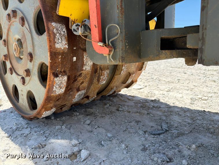 image for item YA3277 2011 Wacker Neuson Roller RT trench compactor