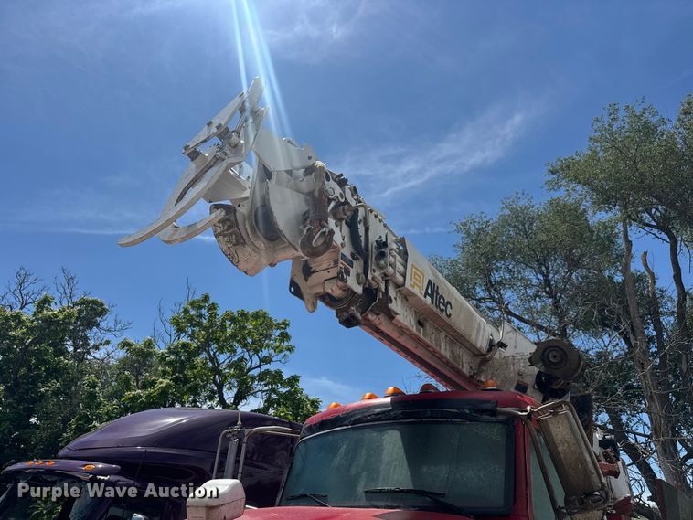 image for item YA3425 2021 Peterbilt 348 digger derrick truck