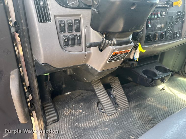 image for item YA3425 2021 Peterbilt 348 digger derrick truck