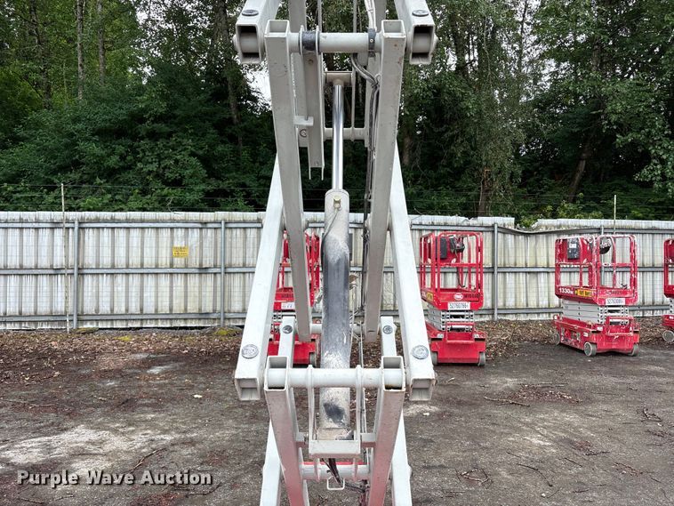image for item YA3476 2019 MEC 1330SE scissor lift