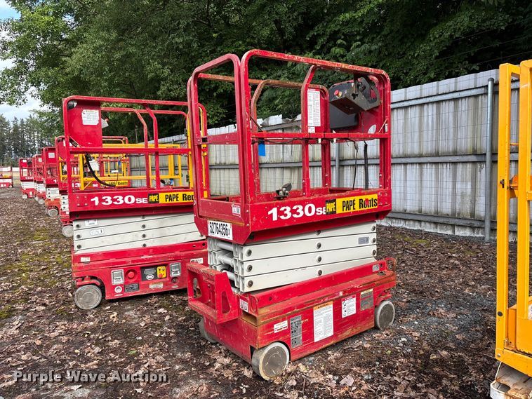 image for item YA3477 2019 MEC 1330SE scissor lift