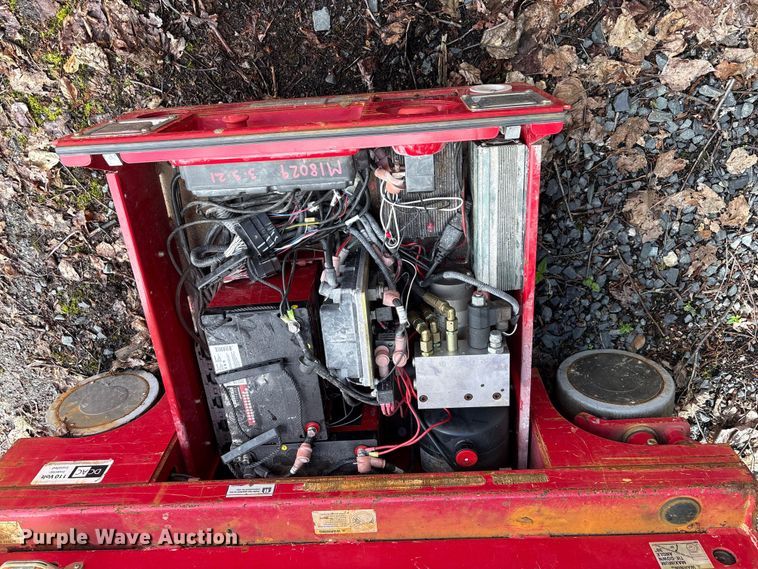 image for item YA3477 2019 MEC 1330SE scissor lift