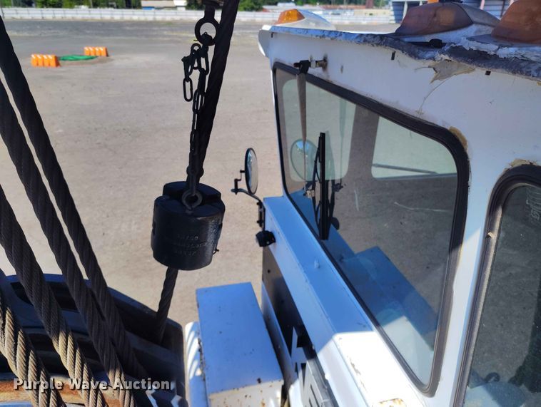 image for item YA3560 1986 Kershaw RC 130-1 crane truck