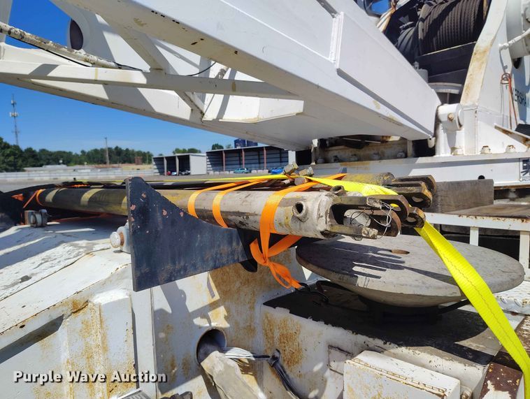 image for item YA3560 1986 Kershaw RC 130-1 crane truck