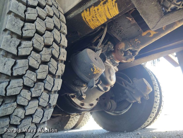 image for item YA3560 1986 Kershaw RC 130-1 crane truck