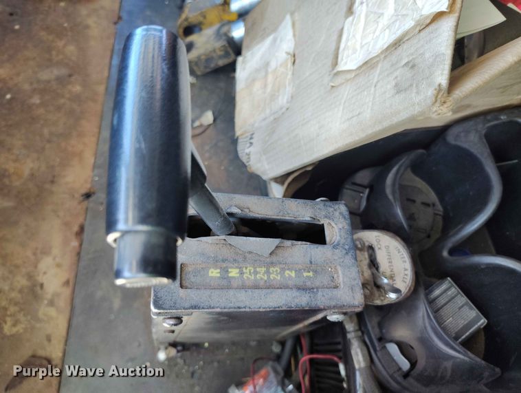image for item YA3560 1986 Kershaw RC 130-1 crane truck