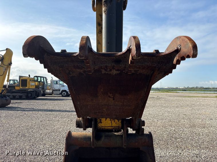 image for item YA3576 2022 Komatsu PC170LC-11 excavator