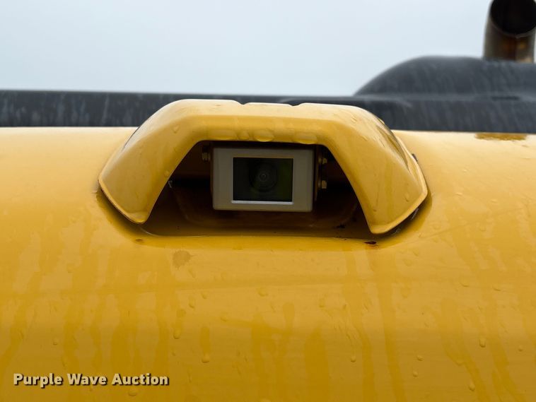 image for item YA3581 2023 Komatsu PC210LC-11 excavator