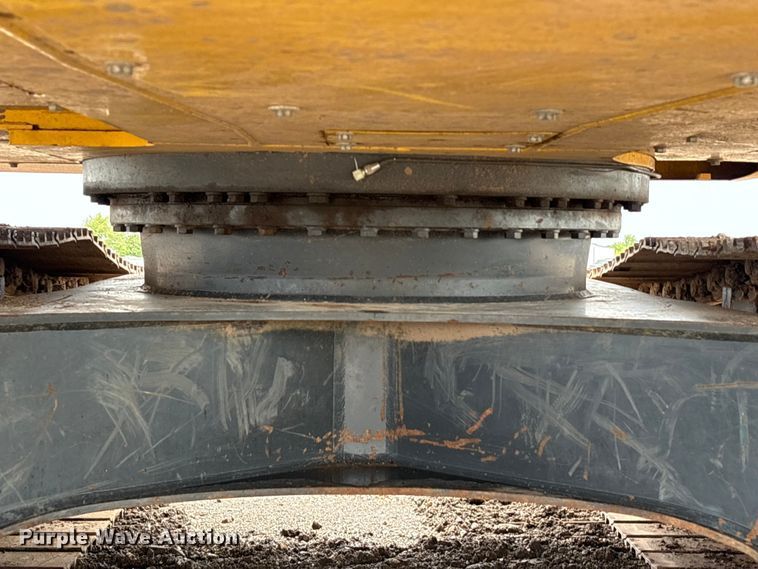 image for item YA3581 2023 Komatsu PC210LC-11 excavator