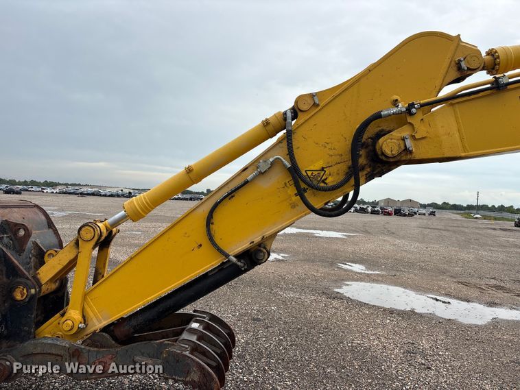 image for item YA3581 2023 Komatsu PC210LC-11 excavator
