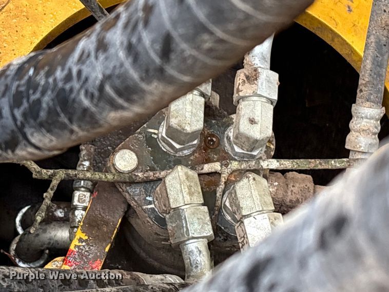 image for item YA3581 2023 Komatsu PC210LC-11 excavator