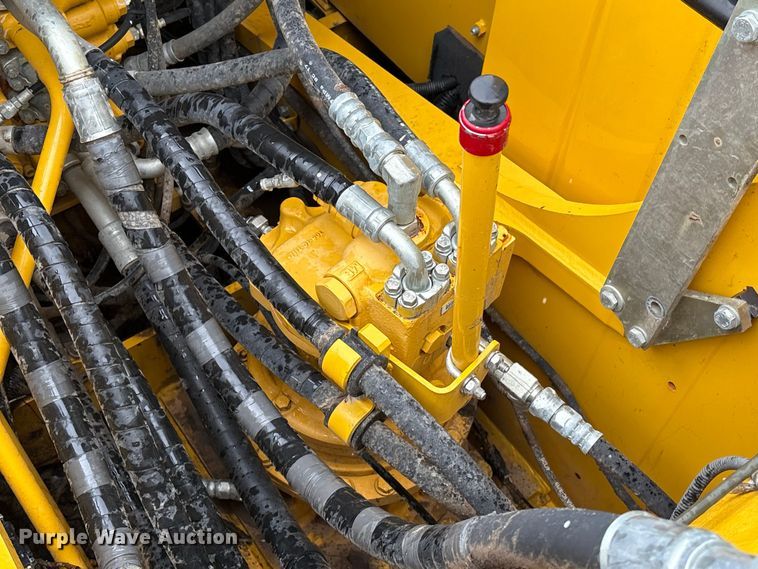 image for item YA3581 2023 Komatsu PC210LC-11 excavator