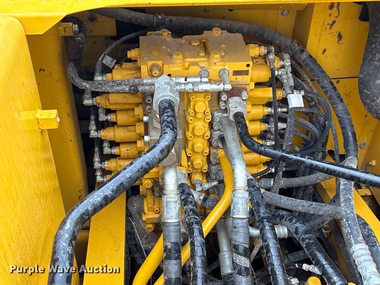 image for item YA3581 2023 Komatsu PC210LC-11 excavator