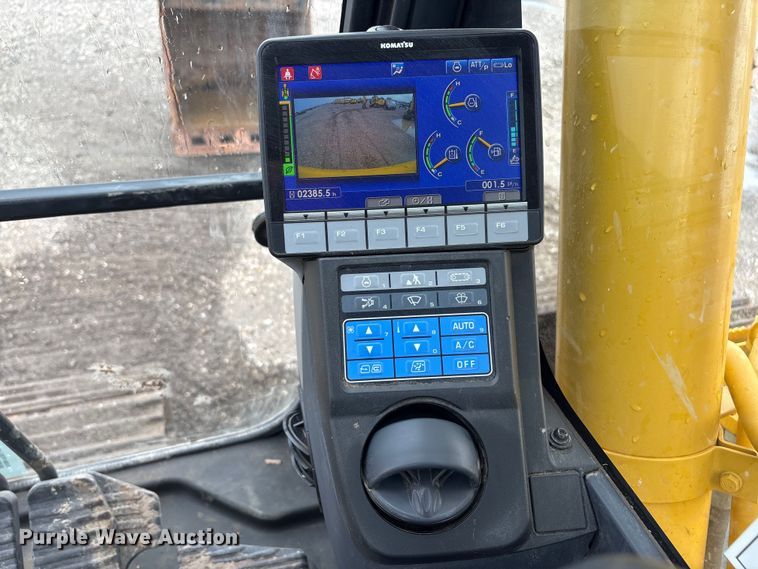 image for item YA3581 2023 Komatsu PC210LC-11 excavator
