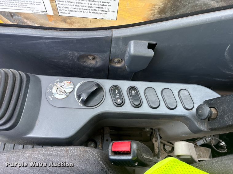 image for item YA3581 2023 Komatsu PC210LC-11 excavator