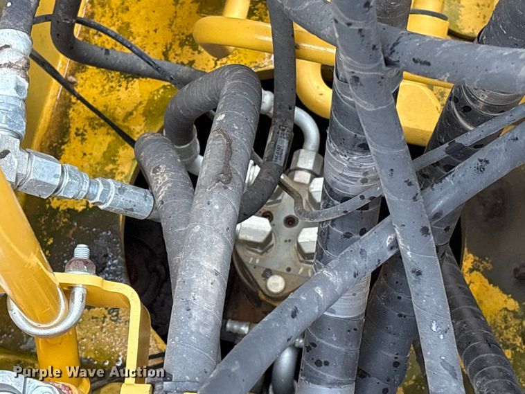image for item YA3582 2021 Komatsu PC210LC-11 excavator