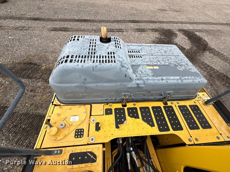 image for item YA3582 2021 Komatsu PC210LC-11 excavator