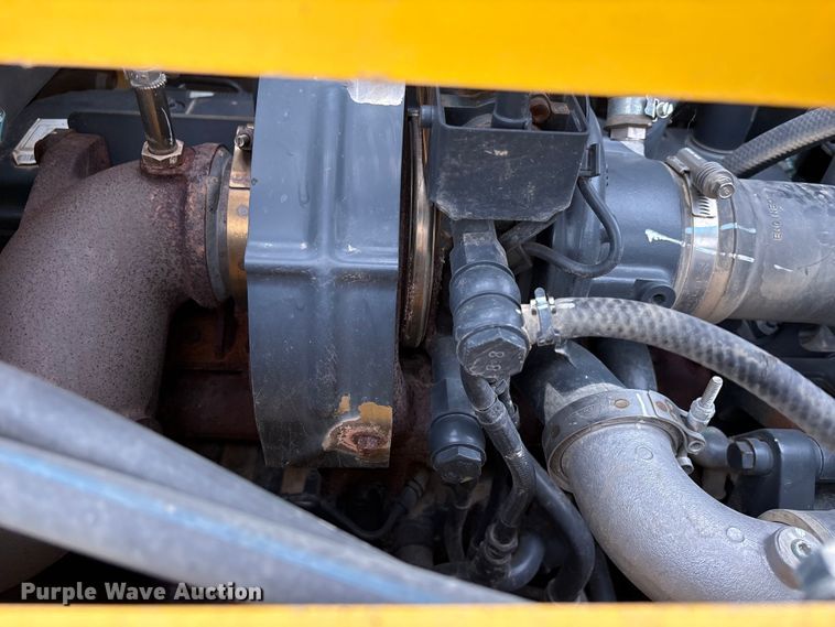 image for item YA3582 2021 Komatsu PC210LC-11 excavator