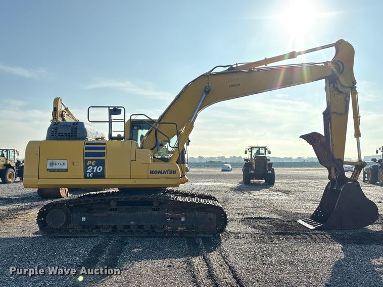 image for item YA3583 2020 Komatsu PC210LC-11 excavator