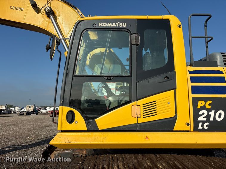 image for item YA3583 2020 Komatsu PC210LC-11 excavator