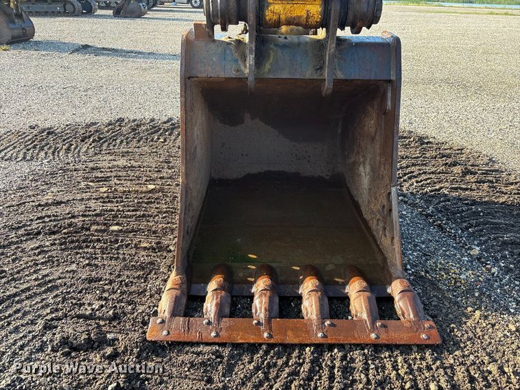 image for item YA3583 2020 Komatsu PC210LC-11 excavator