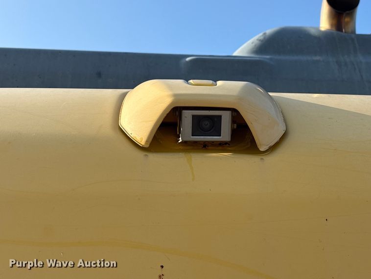 image for item YA3583 2020 Komatsu PC210LC-11 excavator