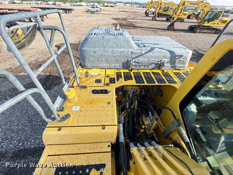image for item YA3583 2020 Komatsu PC210LC-11 excavator