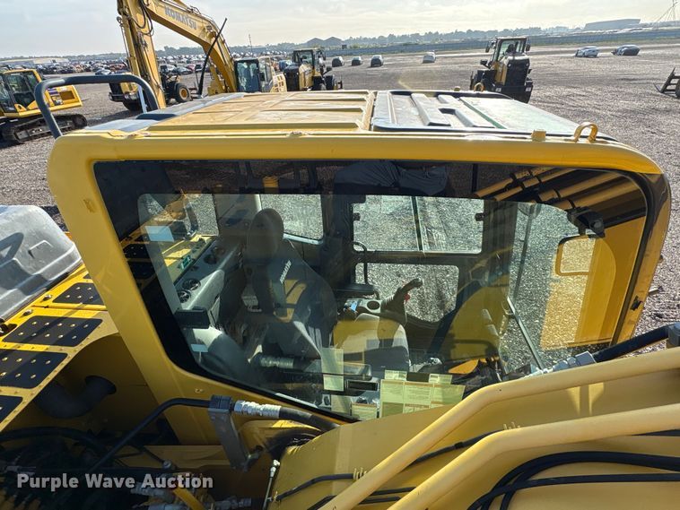 image for item YA3583 2020 Komatsu PC210LC-11 excavator