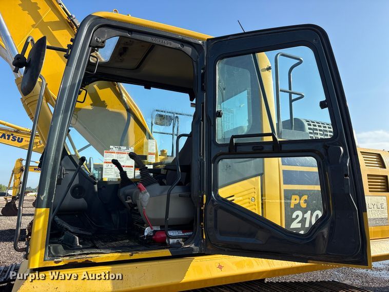 image for item YA3583 2020 Komatsu PC210LC-11 excavator
