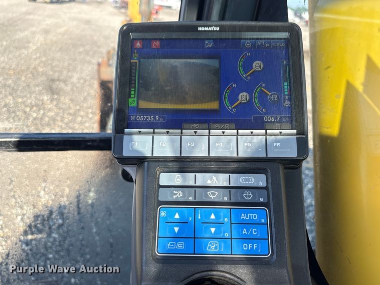 image for item YA3583 2020 Komatsu PC210LC-11 excavator