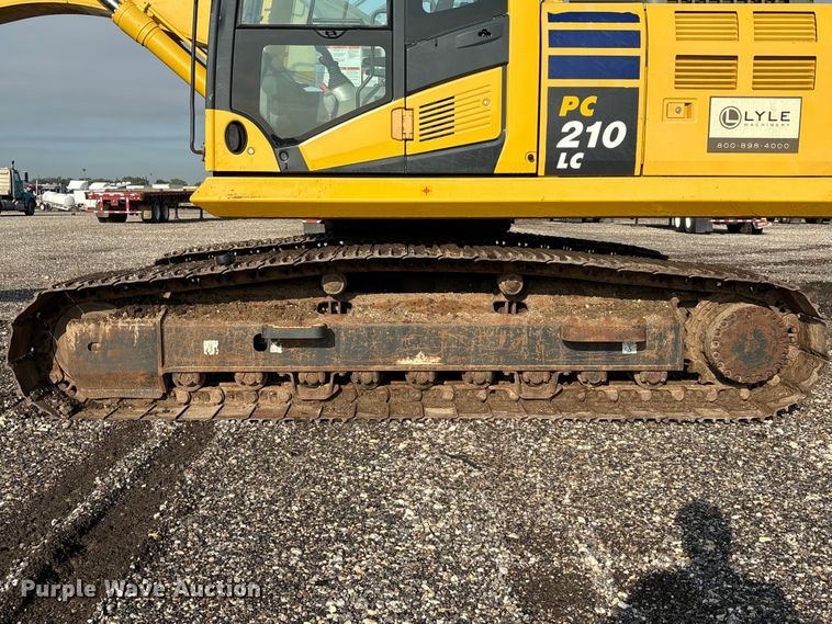 image for item YA3583 2020 Komatsu PC210LC-11 excavator