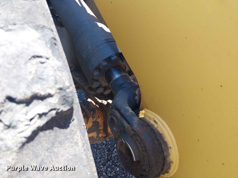 image for item YA3586 2020 Komatsu WA270-8 wheel loader
