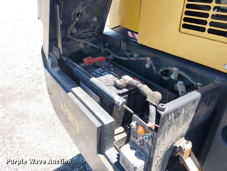 image for item YA3586 2020 Komatsu WA270-8 wheel loader