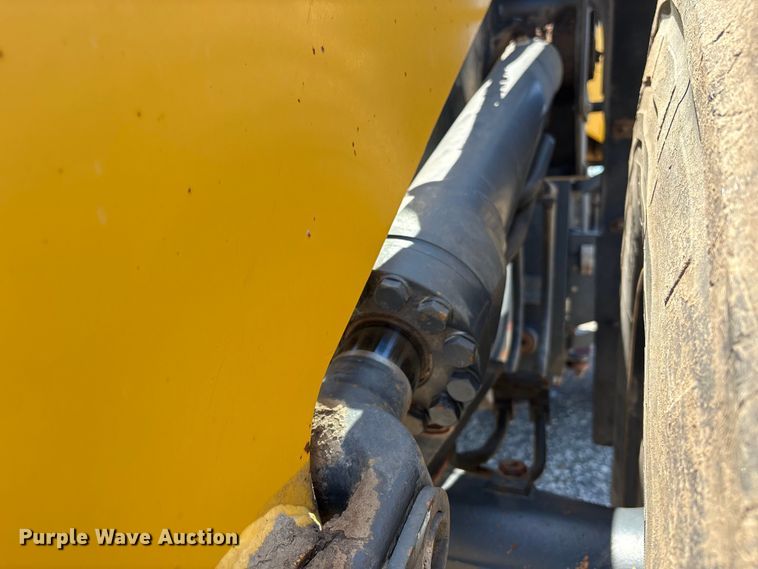 image for item YA3588 2020 Komatsu WA270-8 wheel loader