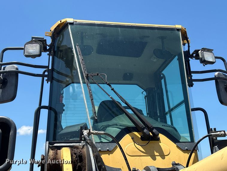 image for item YA3588 2020 Komatsu WA270-8 wheel loader