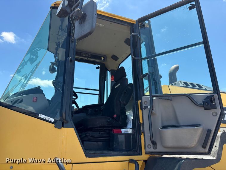 image for item YA3588 2020 Komatsu WA270-8 wheel loader